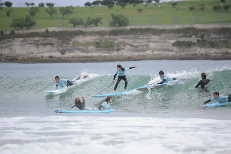 escuela de surf molinucos playa del sardinero santander cantabria