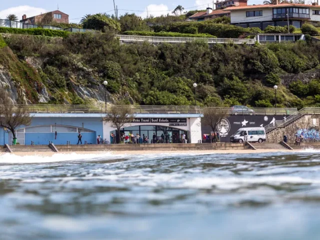 Pukas Peña Txuri Surf Eskola - Escuela de Surf Sopelana - surf eskola sopelana en Sopela (Biscay)