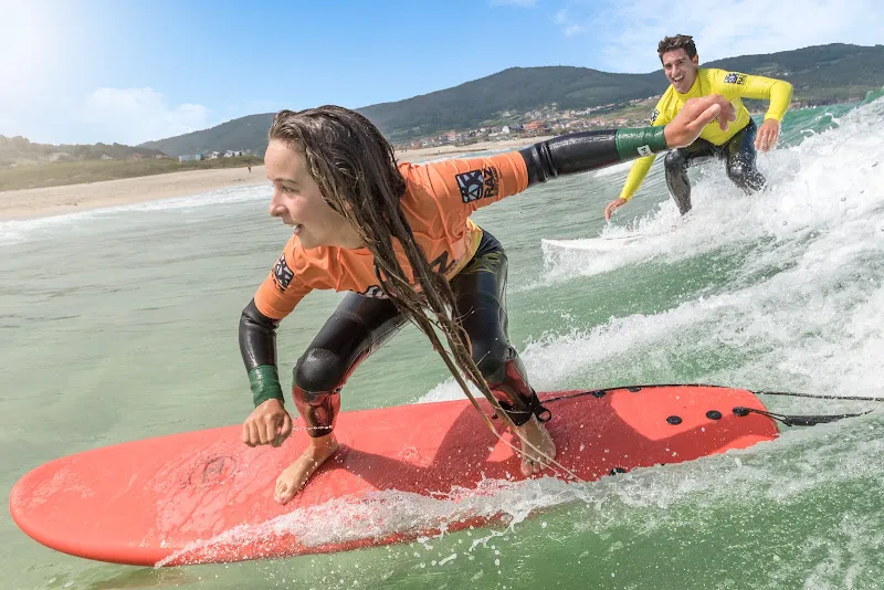 Raz SurfCamp en Carballo (A Coruña)