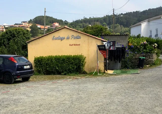 Santiago de Pantín Surf School en O Freixo (A Coruña)