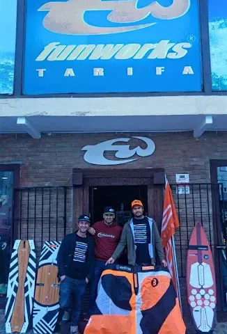 Tarifa Funworks. Tienda de Windsurf - Wing - Kite y Surf en Tarifa en Tarifa (Cádiz)